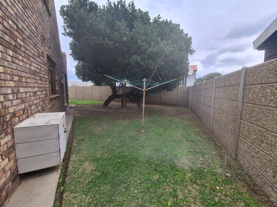 To Let 3 Bedroom Property for Rent in Glentana Western Cape